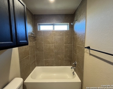 6422 Marcel Way - Photo Thumbnail 16