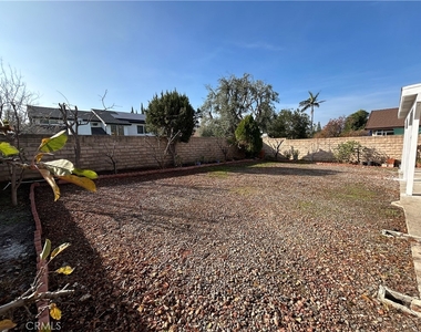 21754 Merridy Street - Photo Thumbnail 13