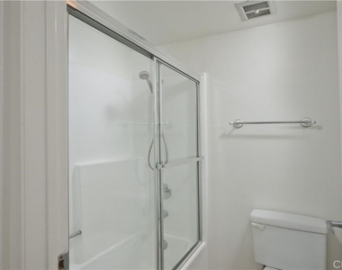 5530 Owensmouth Avenue - Photo Thumbnail 11