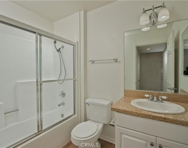 5530 Owensmouth Avenue - Photo Thumbnail 13