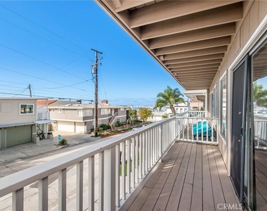 2526 Seaview Avenue - Photo Thumbnail 20