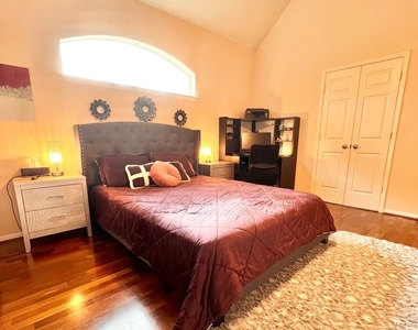 3419 Ridge Hill Ln - Photo Thumbnail 23