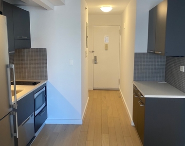 East 39th street - Photo Thumbnail 6