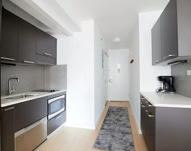 East 39th street - Photo Thumbnail 4
