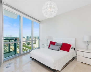 17121 Collins Ave - Photo Thumbnail 39