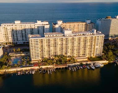 5600 Collins Ave - Photo Thumbnail 6