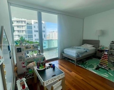 1331 Brickell Bay Dr - Photo Thumbnail 5