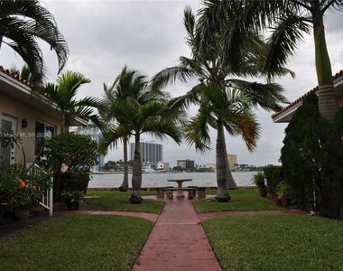 2160 Bay Dr - Photo Thumbnail 20