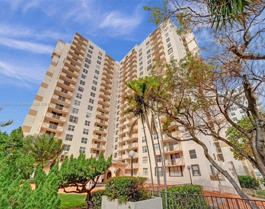 1865 S Ocean Dr - Photo Thumbnail 23