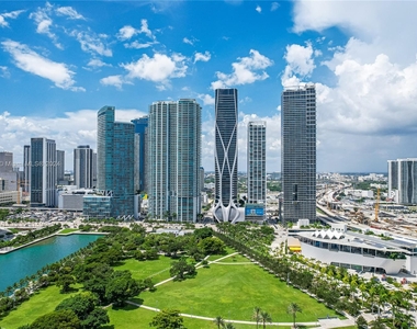 900 Biscayne Blvd - Photo Thumbnail 40