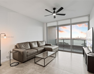 900 Biscayne Blvd - Photo Thumbnail 6