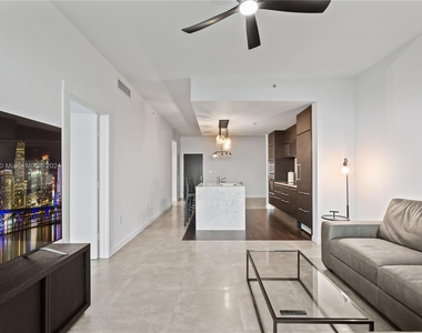 900 Biscayne Blvd - Photo Thumbnail 8