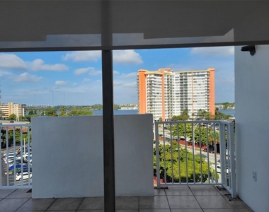 1300 Ne Miami Gardens Dr - Photo Thumbnail 13