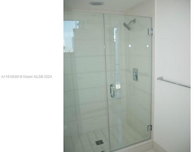 1100 S Miami Av - Photo Thumbnail 11