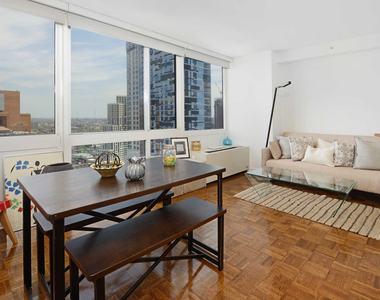 111 Lawrence Street - Photo Thumbnail 3