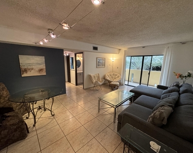 2924 Collins Avenue - Photo Thumbnail 0