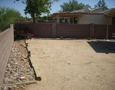 9873 N Camino Vado - Photo Thumbnail 5