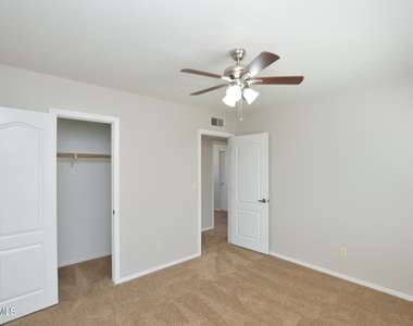 303 N Miller Road - Photo Thumbnail 13