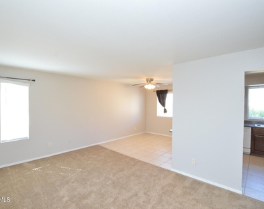 303 N Miller Road - Photo Thumbnail 8