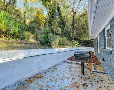 866 Armand Court Ne - Photo Thumbnail 20