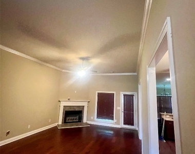 217 Winchester Way - Photo Thumbnail 4