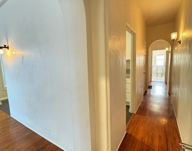 645 W Glenoaks Blvd - Photo Thumbnail 6