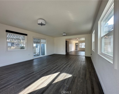 2137 W Hill Avenue - Photo Thumbnail 6