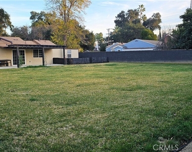 6701 Andasol Avenue - Photo Thumbnail 26