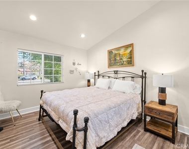 6045 Sausalito Avenue - Photo Thumbnail 17