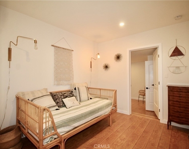 22621 Dolorosa Street - Photo Thumbnail 9