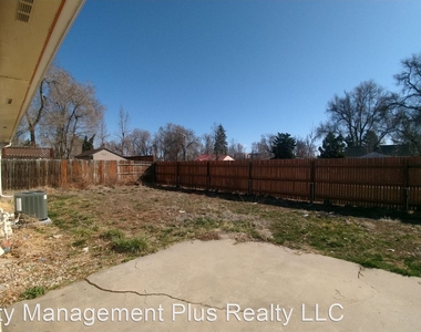 1230 Lanyon Lane - Photo Thumbnail 15