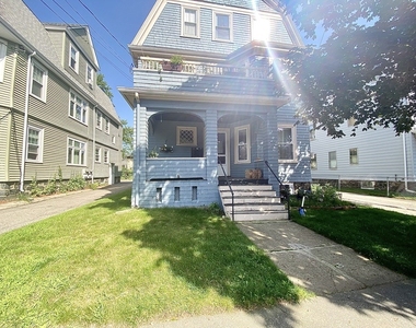 73 Marlboro St - Photo Thumbnail 0