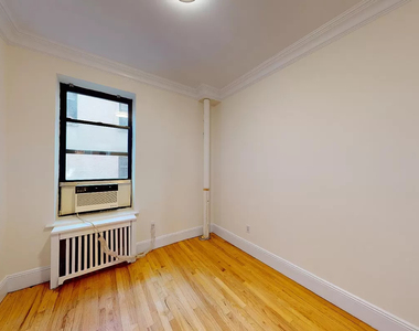 West 92nd St - Photo Thumbnail 13