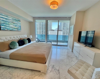 200 Biscayne Boulevard Way - Photo Thumbnail 7