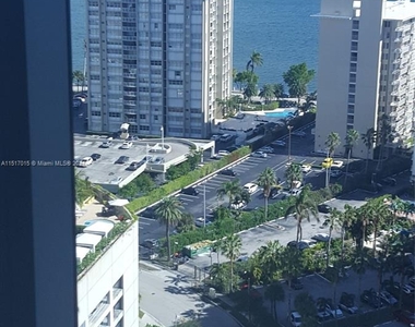 1451 Brickell Ave - Photo Thumbnail 6