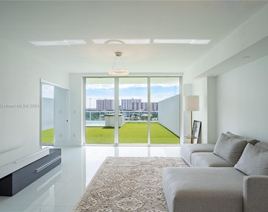 400 Sunny Isles Blvd - Photo Thumbnail 8