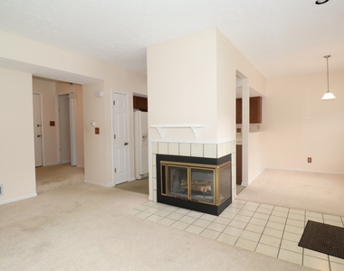 9523 Maple Way - Photo Thumbnail 4