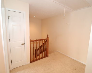 9523 Maple Way - Photo Thumbnail 12