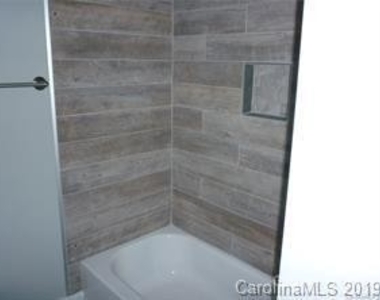 7109 Rockcliff Court - Photo Thumbnail 10