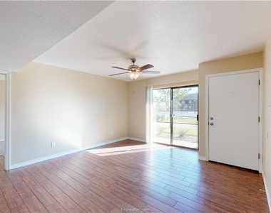 904 University Oaks - Photo Thumbnail 4