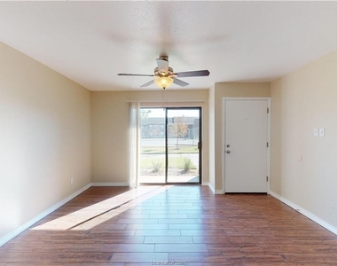 904 University Oaks - Photo Thumbnail 6