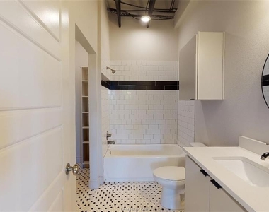 305 West 27th Street - Photo Thumbnail 9