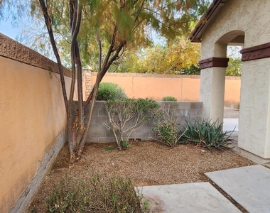 3917 E Flower Street - Photo Thumbnail 4