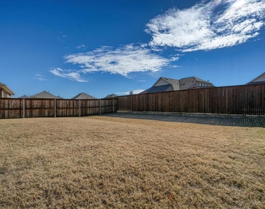 760 Pistachio Parkway - Photo Thumbnail 21