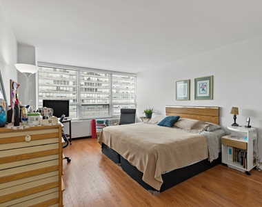 4800 S Chicago Beach Drive - Photo Thumbnail 9