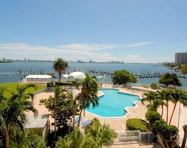 11111 Biscayne Blvd - Photo Thumbnail 0