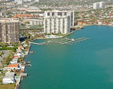 11111 Biscayne Blvd - Photo Thumbnail 1