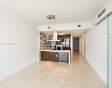 1100 Biscayne Blvd - Photo Thumbnail 6