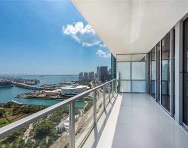 1100 Biscayne Blvd - Photo Thumbnail 2