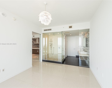 1100 Biscayne Blvd - Photo Thumbnail 12